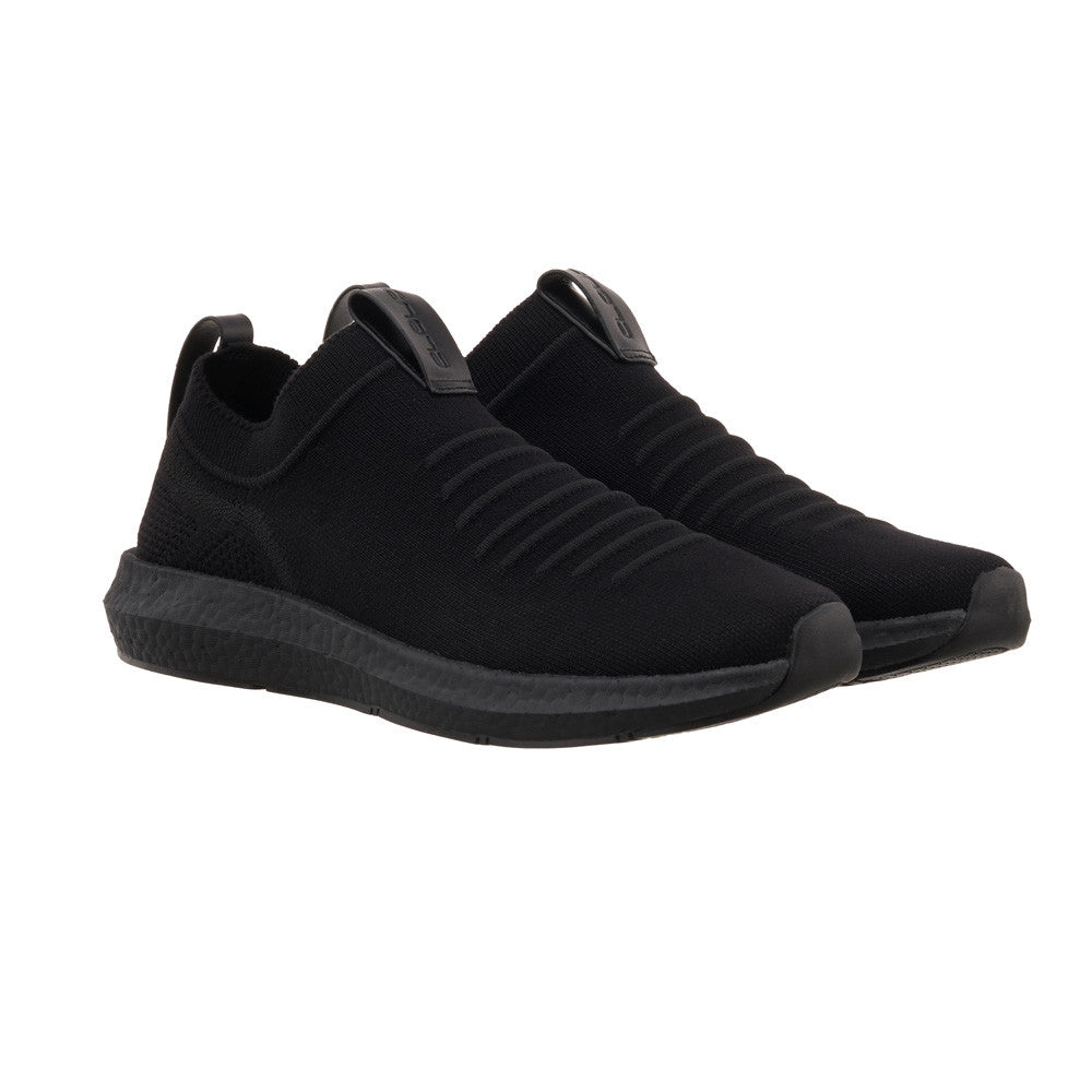 BLACK (058)